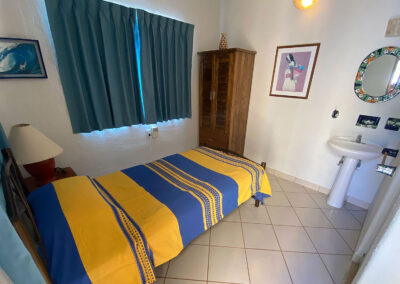 La habitación Tiny es perfecta para una persona en hotel Zandoyo.