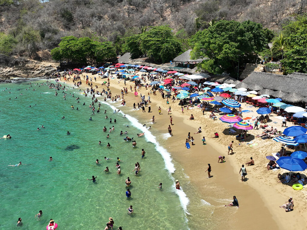 playa coral en puerto escondido