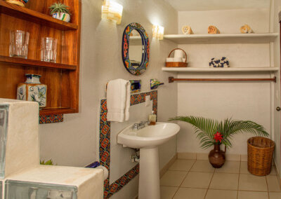 bathroom room 3 zandoyo