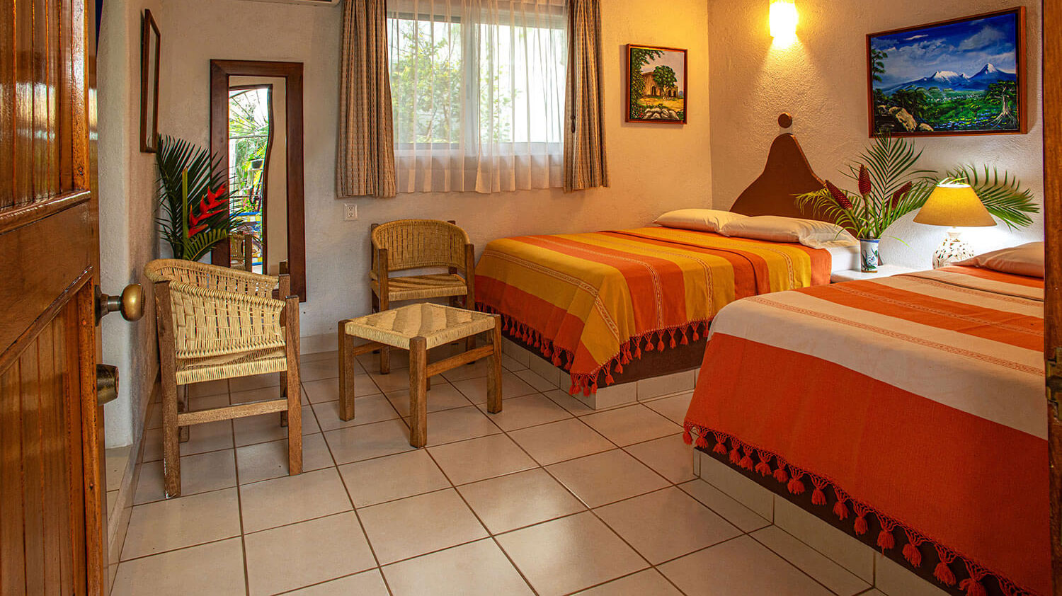 La habitación 2 Inés en Hotel Zandoyo Bed & Breakfast tiene dos camas queen