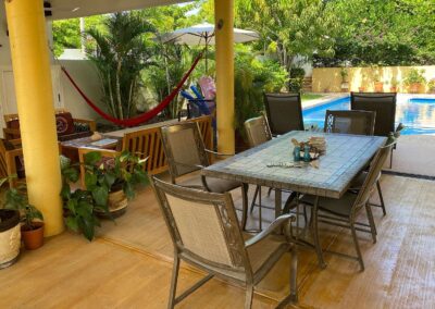 outdoor dining on the pool deck